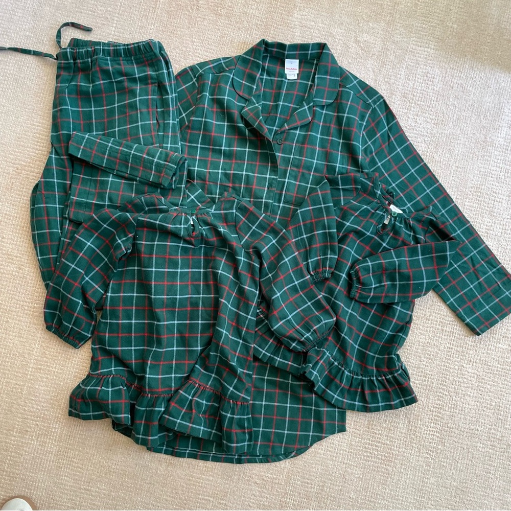 FOUR PC Hanna Andersson Family PJs / Sz S, L, 2T & 4T